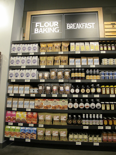 Glen's_garden_market_flour_breakfast_aisle