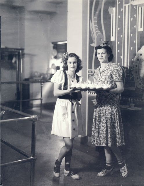 Charlotte Higgs and Billie Williams (1938)