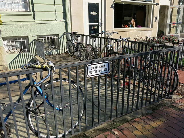 do_not_chain_bicycle_to_fence_t_st