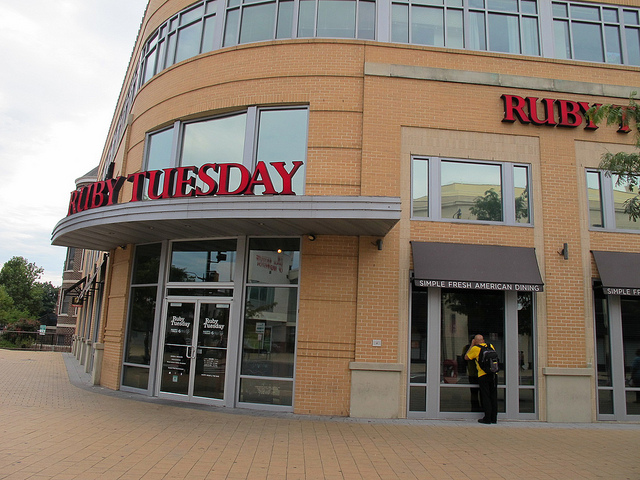 TGIFriday_columbia_heights_ruby_tuesday