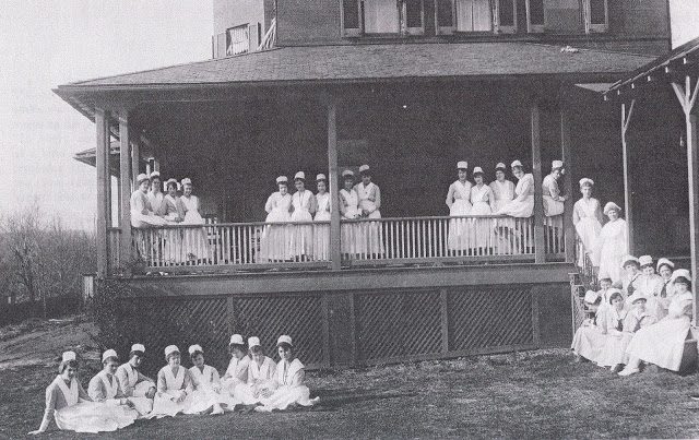 Columbia nurses c 1900