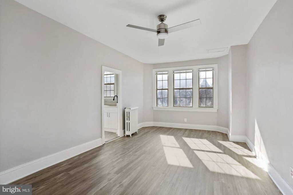 Today’s Rental was chosen for the fresh floors, obviously PoPville